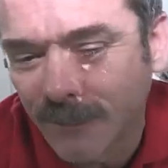 Chris Haldfield mostrando lo incómodo de llorar en el espacio
